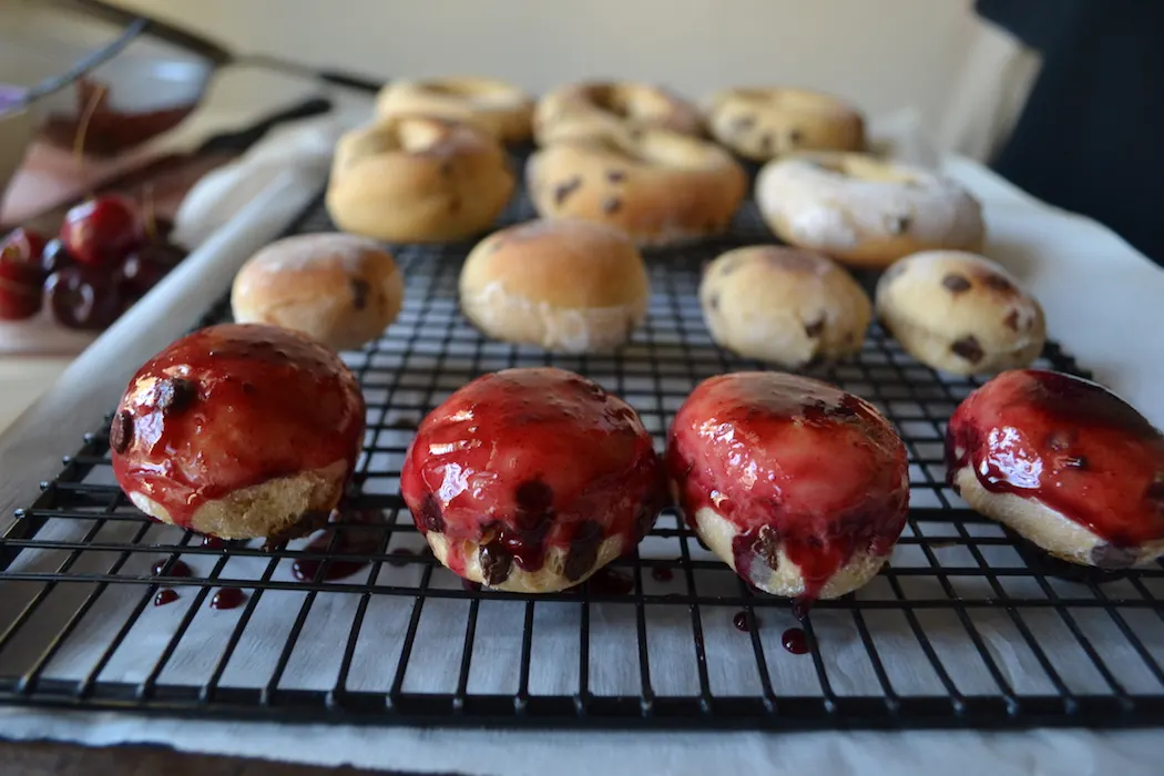 Baked Chocolate Chip Donut Holes are a tasty snack. Full recipe on BigTasteTinySpace.com